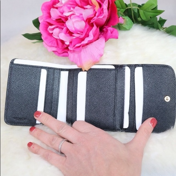 ♦️SOLD♦️NEW AUTHENTIC COACH Wallet. - Picture 3 of 6